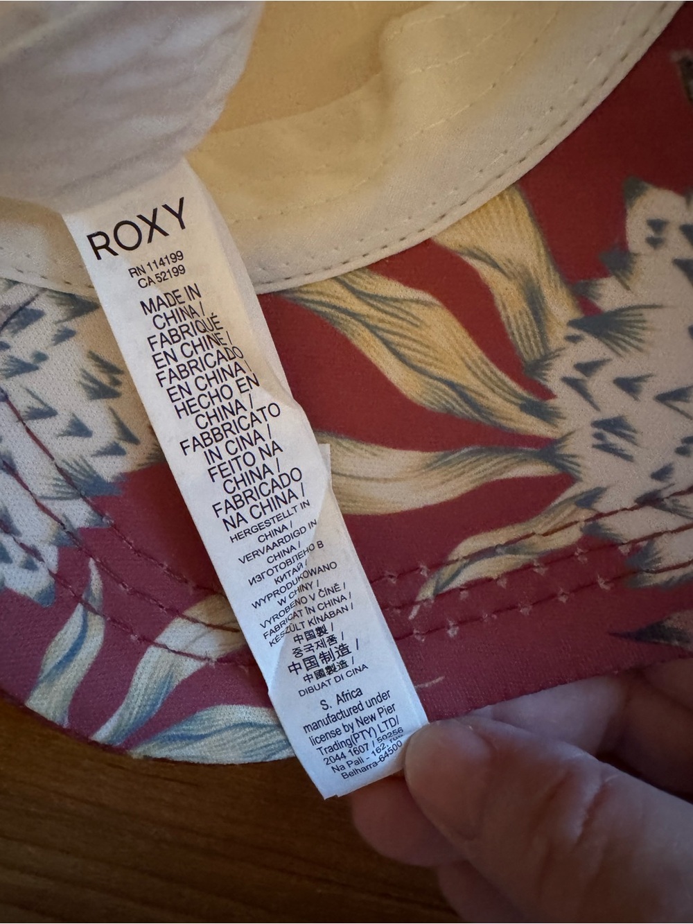 NWOT Roxy adjustable hat - Picture 2 of 5
